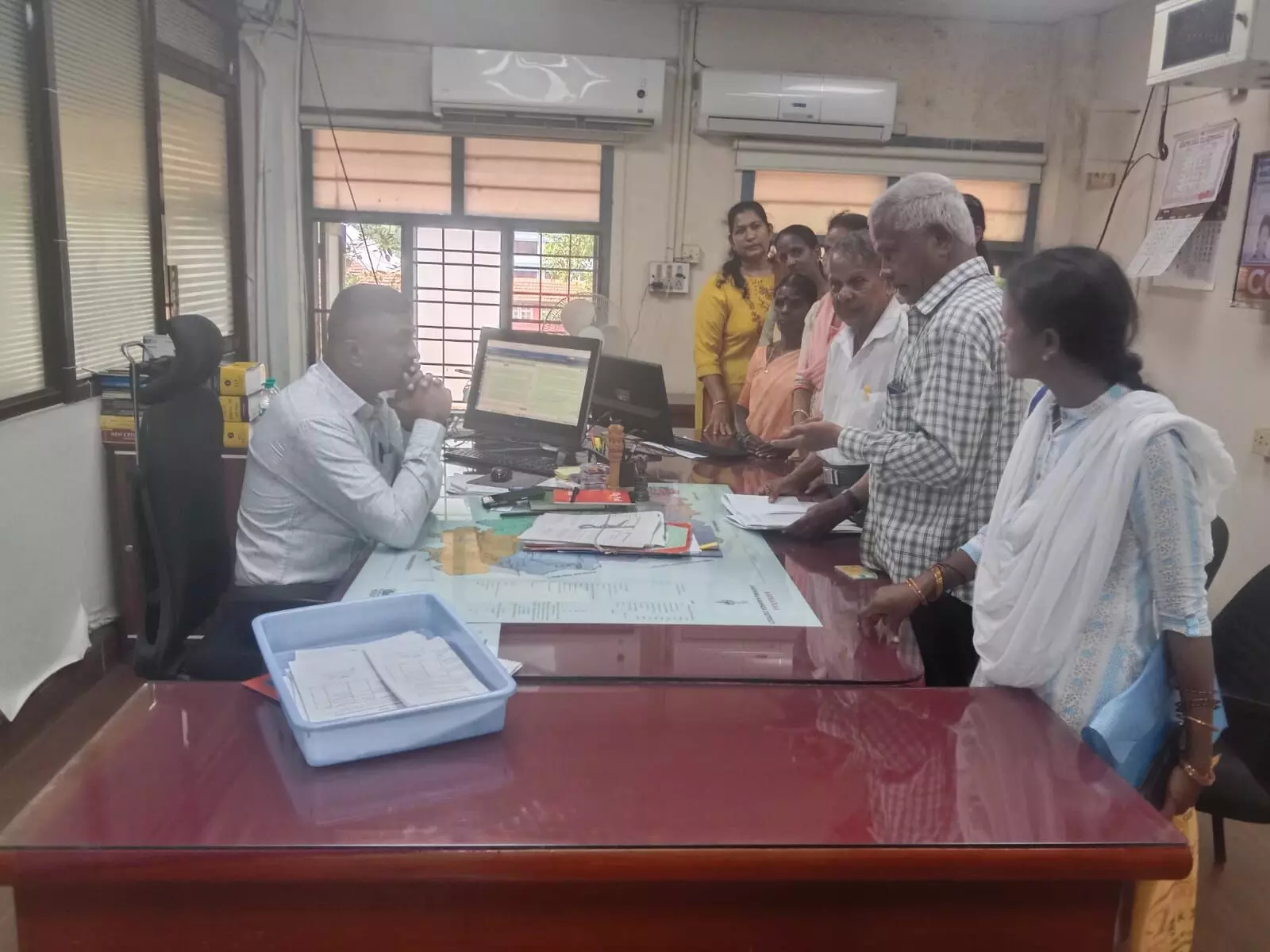 ಎಳತ್ತೂರಿನಲ್ಲಿ ಪರಿಶಿಷ್ಟ ಜಾತಿಯವರಿಗೆ ಮೀಸಲಿಟ್ಟ ಜಮೀನಿನಲ್ಲಿ ತ್ಯಾಜ್ಯ ಸುರಿಯುವ ಹುನ್ನಾರ: ಜಿಲ್ಲಾಧಿಕಾರಿಗೆ ದೂರು ಎಳತ್ತೂರಿನಲ್ಲಿ ಪರಿಶಿಷ್ಟ ಜಾತಿಯವರಿಗೆ ಮೀಸಲಿಟ್ಟ ಜಮೀನಿನಲ್ಲಿ ತ್ಯಾಜ್ಯ ಸುರಿಯುವ ಹುನ್ನಾರ: ಜಿಲ್ಲಾಧಿಕಾರಿಗೆ ದೂರು