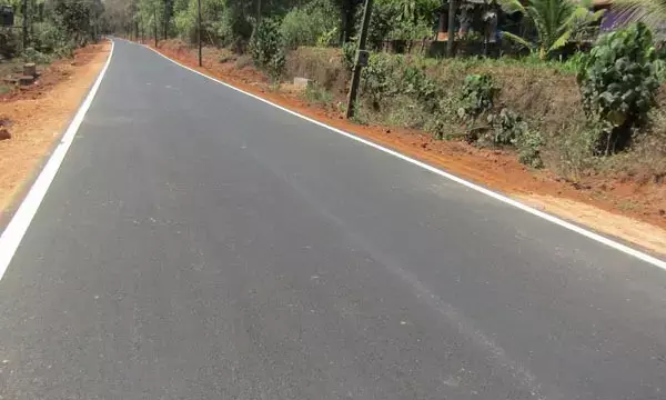 ರಸ್ತೆ ಅಭಿವೃದ್ಧಿ ಕಾಮಗಾರಿ: ವಾಹನ ಸಂಚಾರಕ್ಕೆ ಪರ್ಯಾಯ ವ್ಯವಸ್ಥೆ