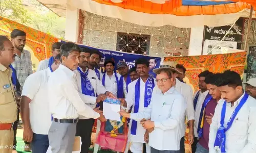 ಯಾದಗಿರಿ | ಕ್ಷೇತ್ರ ಶಿಕ್ಷಣಾಧಿಕಾರಿಗಳ ಕಚೇರಿ ಮುಂದೆ ದಲಿತ ಸೇನೆಯಿಂದ ಪ್ರತಿಭಟನೆ