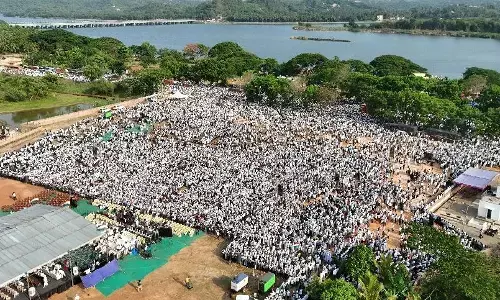 ಕೇಂದ್ರ ಸರಕಾರದ ವಕ್ಫ್ ತಿದ್ದುಪಡಿ ಕಾಯ್ದೆಯ ವಿರುದ್ಧ ಪ್ರತಿಭಟನಾ ಸಮಾವೇಶ: ಅಡ್ಯಾರ್ ಕಣ್ಣೂರು ಶಾ ಗಾರ್ಡನ್‌ಗೆ ಹರಿದು ಬಂದ ಜನಸಾಗರ