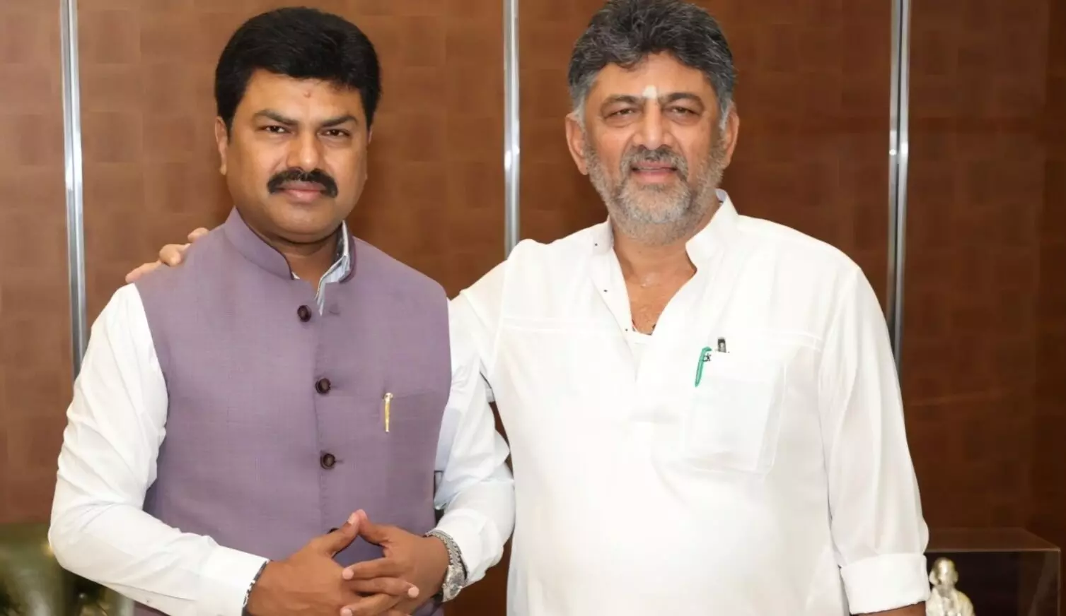 ಡಿಸಿಎಂ ಡಿ.ಕೆ.ಶಿವಕುಮಾರ್ ಅವರನ್ನು ಭೇಟಿಯಾದ ಬಿಜೆಪಿ ಸಂಸದ ಬಿ.ವೈ. ರಾಘವೇಂದ್ರ