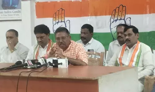 ಈ ದೇಶಕಂಡ ಅತ್ಯಂತ ದುರ್ಬಲ ಪ್ರಧಾನಿ ನರೇಂದ್ರ ಮೋದಿ: ವಿ.ಎಸ್. ಉಗ್ರಪ್ಪ ವಾಗ್ದಾಳಿ