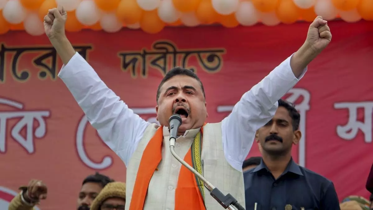 ಪಶ್ಚಿಮ ಬಂಗಾಳ ಹಿಂಸಾಚಾರ | ಜನರ ಕೈಗೆ ಶಸ್ತ್ರಾಸ್ತ್ರಗಳನ್ನು ನೀಡಬೇಕು ಎಂದ ಬಿಜೆಪಿ ನಾಯಕ ಸುವೇಂದು ಅಧಿಕಾರಿ