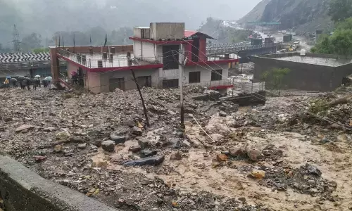 ಜಮ್ಮುಕಾಶ್ಮೀರ | ಮೇಘಸ್ಫೋಟದಿಂದ ಪ್ರವಾಹ ಸೃಷ್ಟಿ : ಮೂವರು ಮೃತ್ಯು, 100ಕ್ಕೂ ಅಧಿಕ ಜನರ ರಕ್ಷಣೆ