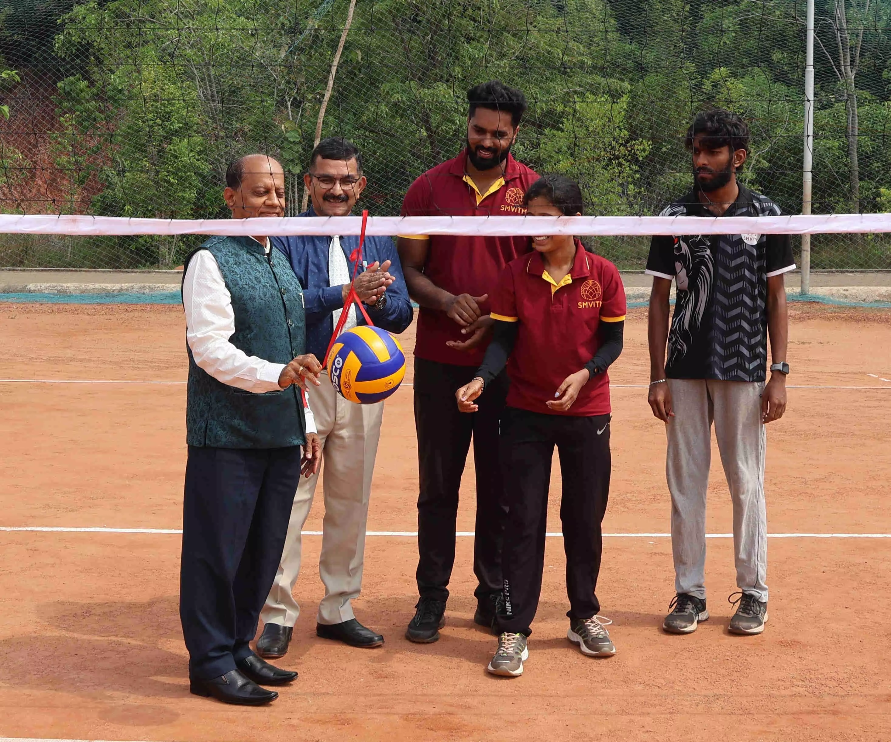 ಮಂಗಳೂರು ವಲಯ ತಾಂತ್ರಿಕ ವಿದ್ಯಾಲಯಗಳ ವಾಲಿಬಾಲ್ ಪಂದ್ಯಾಟಕ್ಕೆ ಚಾಲನೆ ಮಂಗಳೂರು ವಲಯ ತಾಂತ್ರಿಕ ವಿದ್ಯಾಲಯಗಳ ವಾಲಿಬಾಲ್ ಪಂದ್ಯಾಟಕ್ಕೆ ಚಾಲನೆ