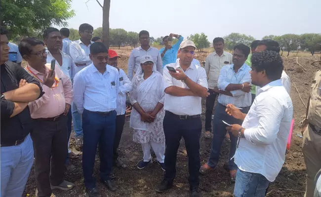 ಕಲಬುರಗಿ | ಸಾವಿರ ಜನರಿಗೆ ಉದ್ಯೋಗ ಖಾತ್ರಿ ಕೆಲಸ ನೀಡದ ಅಧಿಕಾರಿಗಳ ವಿರುದ್ಧ ಕ್ರಮ: ಸಿಇಓ ಭಂವರಸಿಂಗ್ ಮೀನಾ ಕಲಬುರಗಿ | ಸಾವಿರ ಜನರಿಗೆ ಉದ್ಯೋಗ ಖಾತ್ರಿ ಕೆಲಸ ನೀಡದ ಅಧಿಕಾರಿಗಳ ವಿರುದ್ಧ ಕ್ರಮ: ಸಿಇಓ ಭಂವರಸಿಂಗ್ ಮೀನಾ