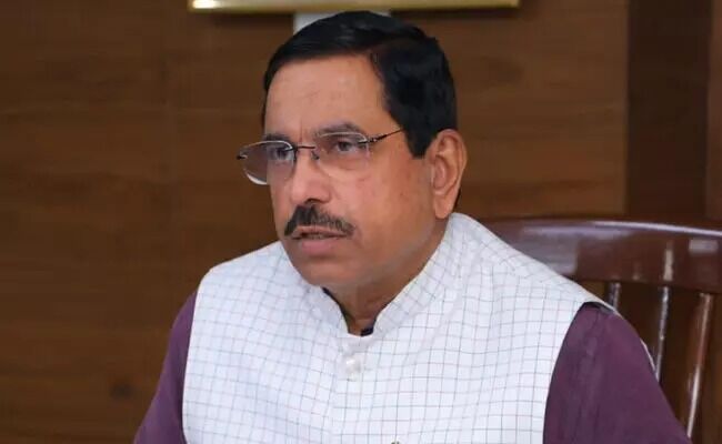 ಪ್ರವಾಸಿಗರ ಸುರಕ್ಷಿತ ರವಾನೆಗೆ ಟಿಕೆಟ್ ದರ ಹೆಚ್ಚಿಸದಿರಲು ವೈಮಾನಿಕ ಕಂಪನಿಗಳಿಗೆ ಸೂಚನೆ : ಪ್ರಹ್ಲಾದ್‌ ಜೋಶಿ