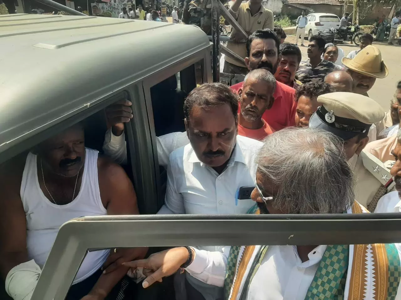 ಚಾಮರಾಜನಗರ | ಕಾಡಾನೆಯಿಂದ ಪಾರಾಗುವ ಯತ್ನದಲ್ಲಿ ಬಿದ್ದು ರೈತನಿಗೆ ಗಾಯ