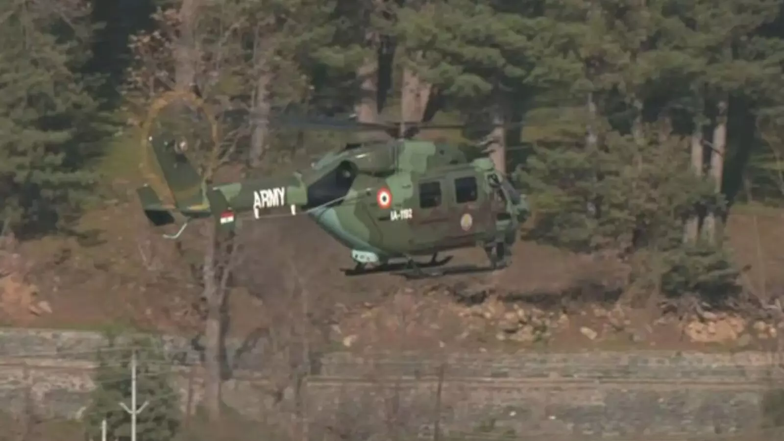 ಸ್ಥಗಿತಗೊಂಡಿದ್ದ ಧ್ರುವ ಹೆಲಿಕಾಪ್ಟರ್ಗಳು ಪಹಲ್ಗಾಮ್ ದಾಳಿಯ ಬಳಿಕ ಮತ್ತೆ ಅನಂತನಾಗ್ ಪ್ರದೇಶದಲ್ಲಿ ಹಾರಾಟ! ಸ್ಥಗಿತಗೊಂಡಿದ್ದ ಧ್ರುವ ಹೆಲಿಕಾಪ್ಟರ್ಗಳು ಪಹಲ್ಗಾಮ್ ದಾಳಿಯ ಬಳಿಕ ಮತ್ತೆ ಅನಂತನಾಗ್ ಪ್ರದೇಶದಲ್ಲಿ ಹಾರಾಟ!