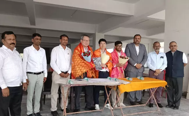 ಕಲಬುರಗಿ | ಕೇಬಲ್ ಉತ್ಪಾದನಾ ಘಟಕ ಸ್ಥಾಪನೆ ಹಿನ್ನೆಲೆ : ದಕ್ಷಿಣ ಕೋರಿಯಾದ ನಿಯೋಗ ಭೇಟಿ ಕಲಬುರಗಿ | ಕೇಬಲ್ ಉತ್ಪಾದನಾ ಘಟಕ ಸ್ಥಾಪನೆ ಹಿನ್ನೆಲೆ : ದಕ್ಷಿಣ ಕೋರಿಯಾದ ನಿಯೋಗ ಭೇಟಿ