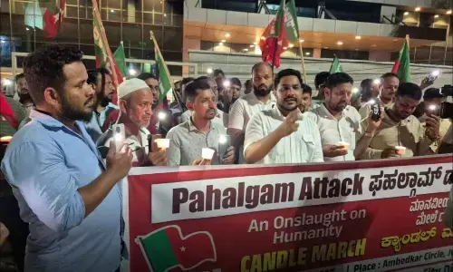 ಮಂಗಳೂರು: ಪಹಲ್ಗಾಮ್ ದಾಳಿ ಖಂಡಿಸಿ ಎಸ್ ಡಿಪಿಐಯಿಂದ ಕ್ಯಾಂಡೆಲ್ ಮಾರ್ಚ್