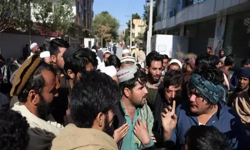 48 ಗಂಟೆಗಳ ಗಡುವು ನೀಡಿದ ಕೇಂದ್ರ ಸರಕಾರ | ಸ್ವದೇಶಕ್ಕೆ ವಾಪಸಾತಿ ಆರಂಭಿಸಿದ ಪಾಕಿಸ್ತಾನೀಯರು