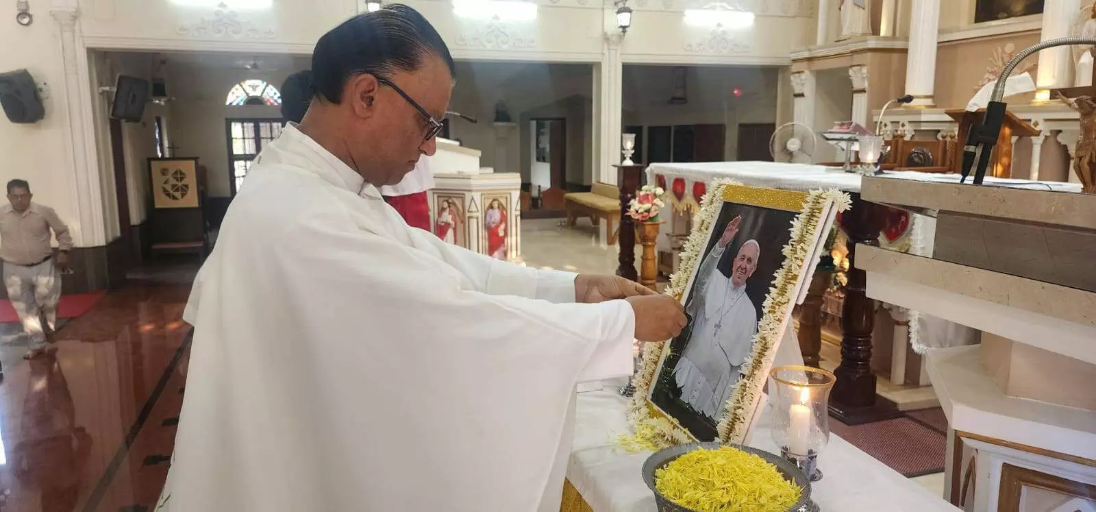 ತೊಟ್ಟಂ ಚರ್ಚಿನಲ್ಲಿ ಪೋಪ್ ಫ್ರಾನ್ಸಿಸ್ಗೆ ಶೃದ್ಧಾಂಜಲಿ ಕಾರ್ಯಕ್ರಮ ತೊಟ್ಟಂ ಚರ್ಚಿನಲ್ಲಿ ಪೋಪ್ ಫ್ರಾನ್ಸಿಸ್ಗೆ ಶೃದ್ಧಾಂಜಲಿ ಕಾರ್ಯಕ್ರಮ