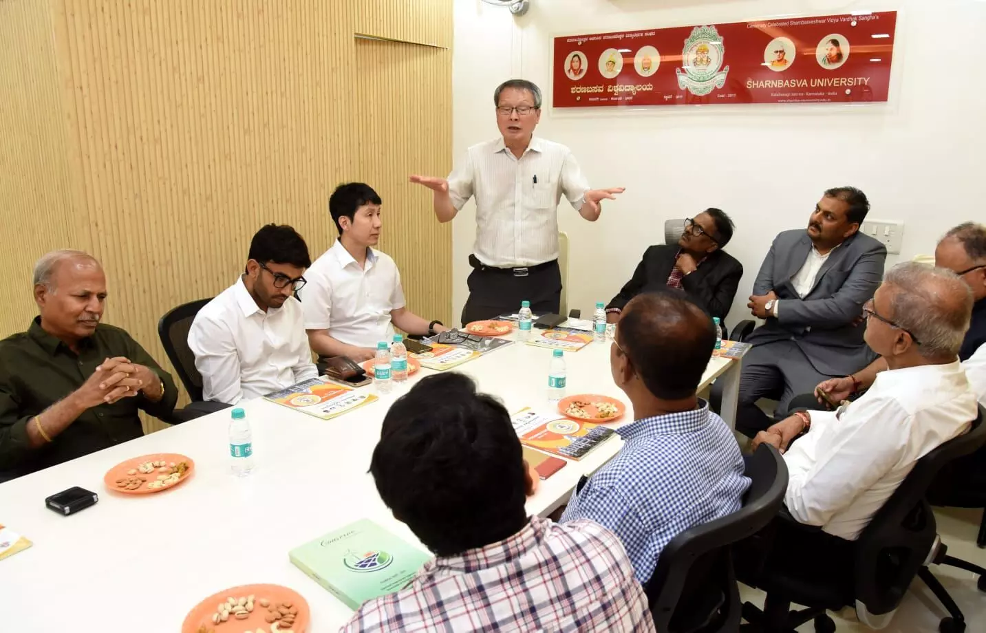 ಕಲಬುರಗಿ | ಶರಣಬಸವ ವಿವಿಯಿಂದ ದಕ್ಷಿಣ ಕೊರಿಯಾದ ಕೇಬಲ್, ಮೈಕ್ರೋ ವೈರ್ ಕಂಪನಿಯ ಪ್ರಮುಖರೊಂದಿಗೆ ಸಂಶೋಧನೆಯ ಅಭಿವೃದ್ಧಿ ಚಟುವಟಿಕೆಗಳ ಅನ್ವೇಷಣೆ ಕಲಬುರಗಿ | ಶರಣಬಸವ ವಿವಿಯಿಂದ ದಕ್ಷಿಣ ಕೊರಿಯಾದ ಕೇಬಲ್, ಮೈಕ್ರೋ ವೈರ್ ಕಂಪನಿಯ ಪ್ರಮುಖರೊಂದಿಗೆ ಸಂಶೋಧನೆಯ ಅಭಿವೃದ್ಧಿ ಚಟುವಟಿಕೆಗಳ ಅನ್ವೇಷಣೆ