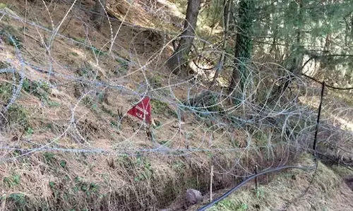 ಜಮ್ಮುಕಾಶ್ಮೀರ | ಗಡಿ ನಿಯಂತ್ರಣ ರೇಖೆ ಬಳಿ ಪಾಕಿಸ್ತಾನದಿಂದ ಗುಂಡಿನ ದಾಳಿ : ತಕ್ಕ ಪ್ರತ್ಯುತ್ತರ ನೀಡಿದ ಭಾರತೀಯ ಸೇನೆ