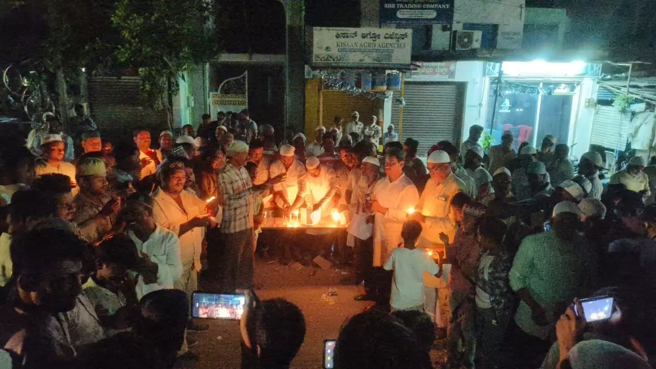 ಸಿರವಾರ: ಪಹಲ್ಗಾಮ್ ಭಯೋತ್ಪಾದಕ ದಾಳಿ ಖಂಡಿಸಿ ಪ್ರತಿಭಟನೆ