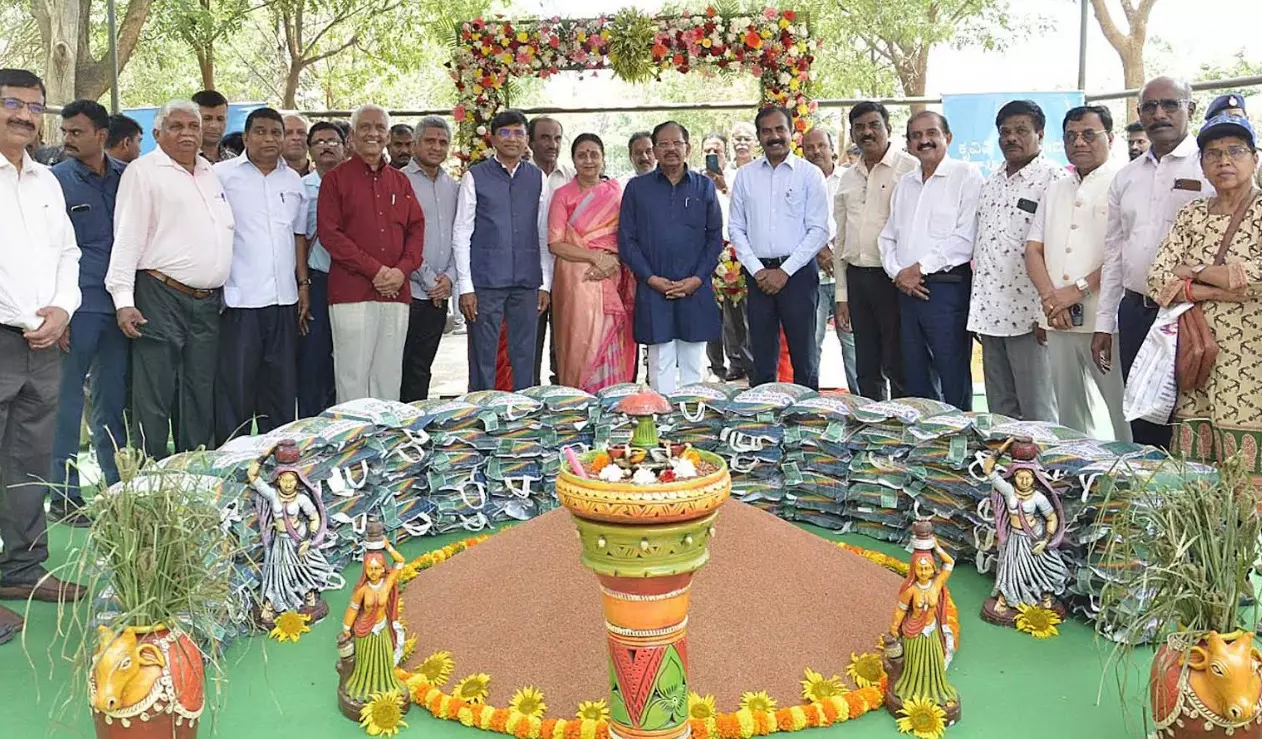 ಕೃಷಿ ಉತ್ಪನ್ನಗಳ ನೇರ ಮಾರಾಟಕ್ಕೆ ಮುಂದಾದರೆ ರೈತರಿಗೆ ಆರ್ಥಿಕ ಸದೃಢತೆ ಸಾಧ್ಯ : ಸಚಿವ ಪರಮೇಶ್ವರ್