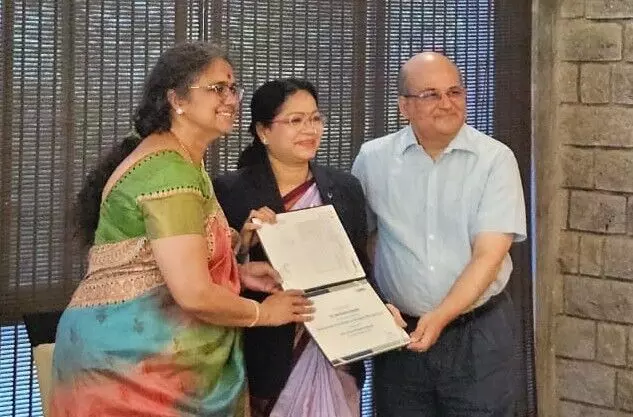ಡಾ. ಸವಿತಾ ಕಾಮತ್‌ಗೆ ಐಐಎಂಬಿಯಲ್ಲಿ ಉನ್ನತ ಸಾಧನೆ