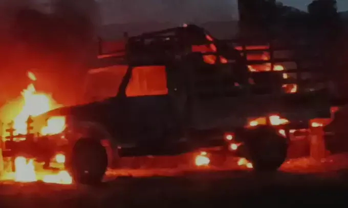 ರಾಯಚೂರು | ಸಿಡಿಲು ಬಡಿದು ಬೊಲೆರೊ ವಾಹನ ಬೆಂಕಿಗಾಹುತಿ