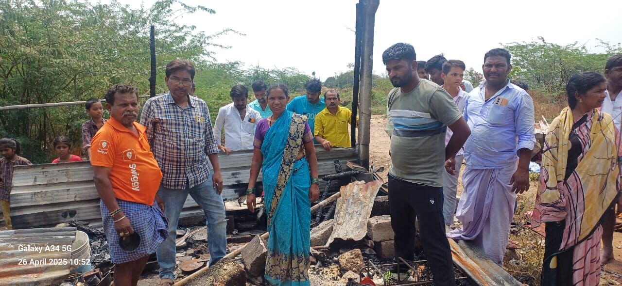 ಯಾದಗಿರಿ | ಗ್ಯಾಸ್‌ ಸಿಲಿಂಡರ್ ಸ್ಫೋಟ: ಗುಡಿಸಲು ಬೆಂಕಿಗಾಹುತಿ