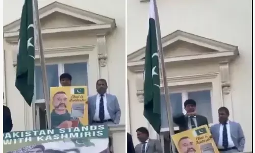 ಭಾರತೀಯ ಪ್ರತಿಭಟನಾಕಾರರ ಕತ್ತು ಸೀಳುವ ಸನ್ನೆ ಮಾಡಿದ ಪಾಕ್ ರಾಜತಾಂತ್ರಿಕ ಸಿಬ್ಬಂದಿ