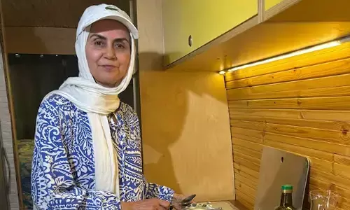 ಅಟ್ಟಾರಿ ಗಡಿ ಬಂದ್: ಗಡಿ ಬಳಿ ಸಿಲುಕಿಕೊಂಡ ವ್ಯಾನ್ ನಲ್ಲಿ ಪ್ರಯಾಣಿಸುತ್ತಿದ್ದ ಇರಾನ್ ಮಹಿಳೆ