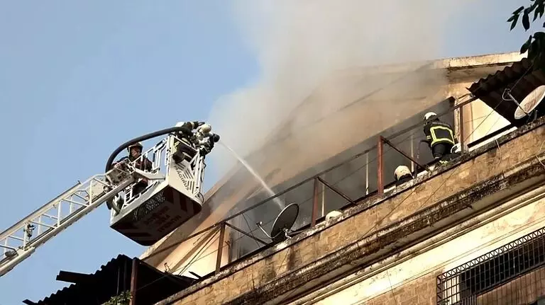 ಮುಂಬೈ : ಈಡಿ ಕಚೇರಿ ಕಟ್ಟಡದಲ್ಲಿ ಅಗ್ನಿ ಅವಘಡ ಮುಂಬೈ : ಈಡಿ ಕಚೇರಿ ಕಟ್ಟಡದಲ್ಲಿ ಅಗ್ನಿ ಅವಘಡ