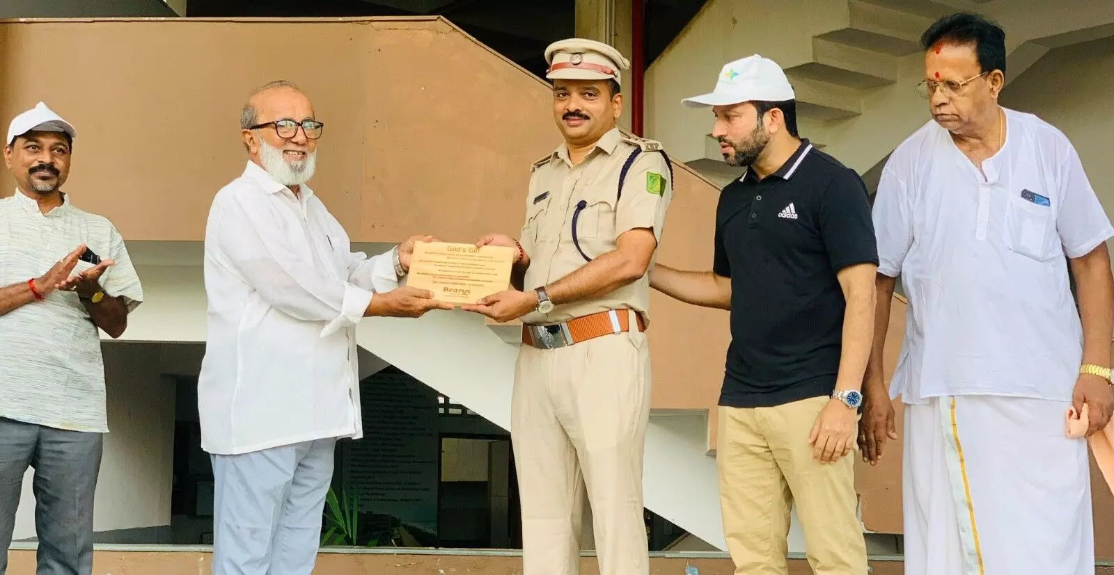 ಬ್ಯಾರೀಸ್ ಶಿಕ್ಷಣ ಸಂಸ್ಥೆ ವತಿಯಿಂದ 39ನೇ ಸ್ವಚ್ಛ ಕಡಲ ತೀರ-ಹಸಿರು ಕೋಡಿ ಅಭಿಯಾನ ಬ್ಯಾರೀಸ್ ಶಿಕ್ಷಣ ಸಂಸ್ಥೆ ವತಿಯಿಂದ 39ನೇ ಸ್ವಚ್ಛ ಕಡಲ ತೀರ-ಹಸಿರು ಕೋಡಿ ಅಭಿಯಾನ