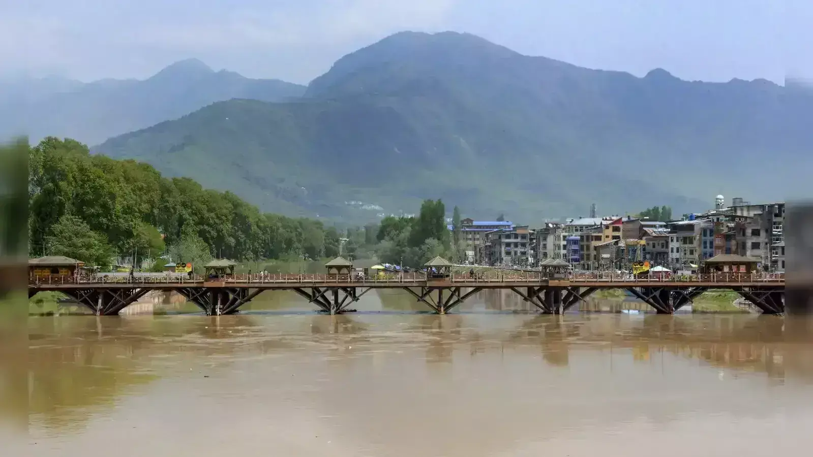 ಝೀಲಂ ನದಿಯಿಂದ ದಿಢೀರ್ ನೀರು ಬಿಡುಗಡೆ: ಪಾಕಿಸ್ತಾನ ಆಕ್ರಮಿತ ಕಾಶ್ಮೀರದಲ್ಲಿ ಆತಂಕ