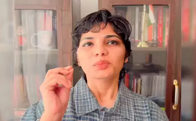 ಪಹಲ್ಗಾಮ್ ದಾಳಿ ಕುರಿತು ಪೋಸ್ಟ್ ಮಾಡಿದ ಗಾಯಕಿ ನೇಹಾ ಸಿಂಗ್ ವಿರುದ್ಧ ದೇಶದ್ರೋಹ ಪ್ರಕರಣ ದಾಖಲು ಪಹಲ್ಗಾಮ್ ದಾಳಿ ಕುರಿತು ಪೋಸ್ಟ್ ಮಾಡಿದ ಗಾಯಕಿ ನೇಹಾ ಸಿಂಗ್ ವಿರುದ್ಧ ದೇಶದ್ರೋಹ ಪ್ರಕರಣ ದಾಖಲು