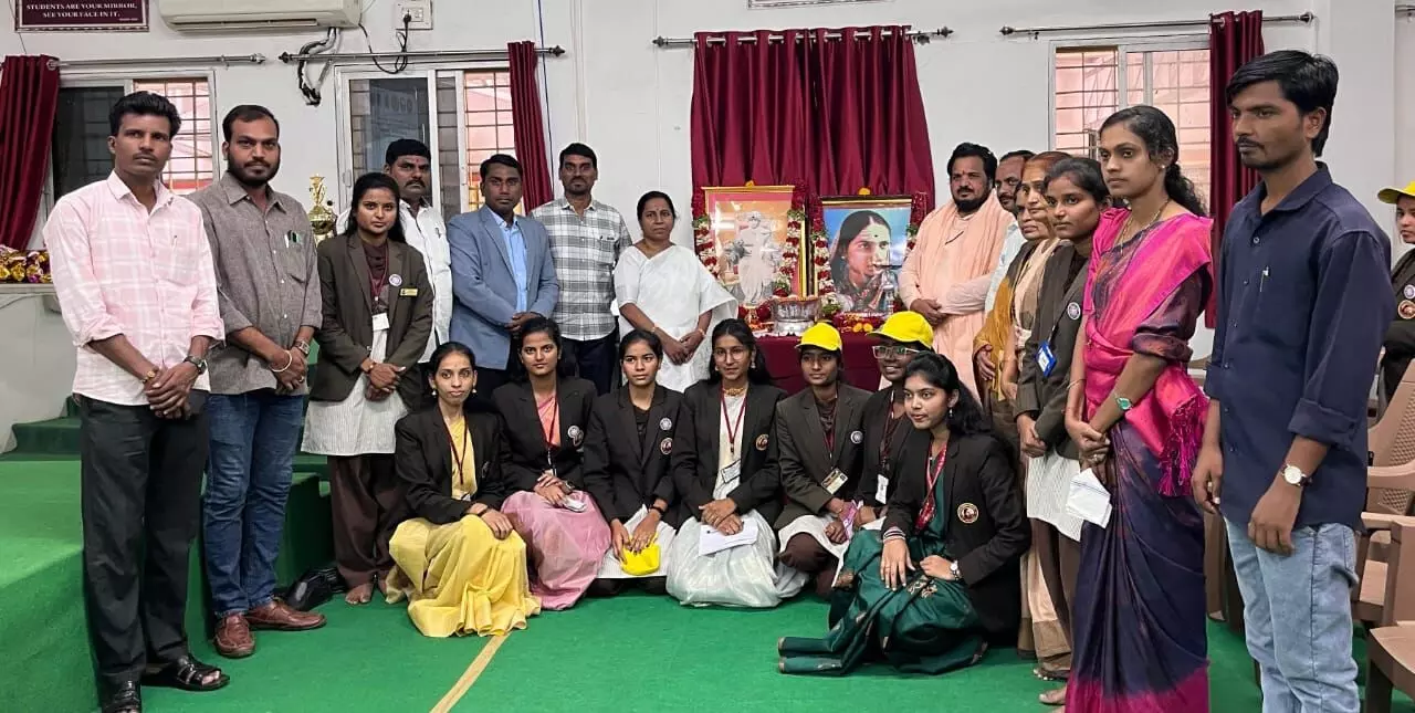 ಕಲಬುರಗಿ | ವಿದ್ಯಾರ್ಥಿಗಳು ಸೇವಾ ಮನೋಭಾವ ಬೆಳೆಸಿಕೊಳ್ಳಿ : ಡಾ.ಅಪ್ಪಾರಾವ ದೇವಿ ಮುತ್ಯಾ