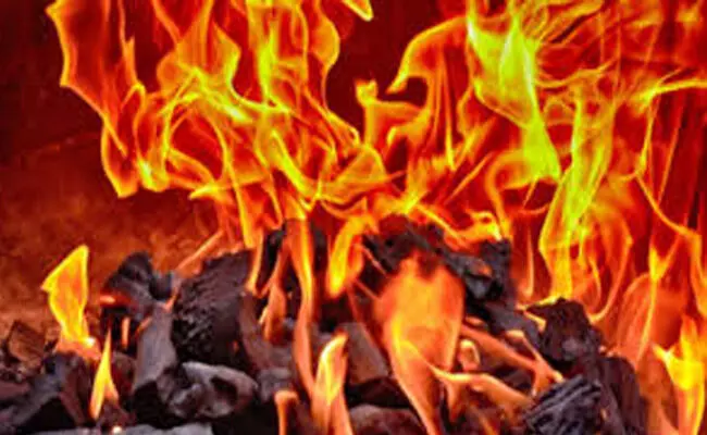 ಮಧ್ಯ ಪ್ರದೇಶ | ಸರಕಾರಿ ಜಾಗದಲ್ಲಿ ದಲಿತ ವ್ಯಕ್ತಿಯ ಅಂತ್ಯಕ್ರಿಯೆ ನೆರವೇರಿಸಲು ಮೇಲ್ಜಾತಿಯವರಿಂದ ಅಡ್ಡಿ: ಎರಡೂ ಗುಂಪುಗಳ ನಡುವೆ ಮಾರಾಮಾರಿ ಮಧ್ಯ ಪ್ರದೇಶ | ಸರಕಾರಿ ಜಾಗದಲ್ಲಿ ದಲಿತ ವ್ಯಕ್ತಿಯ ಅಂತ್ಯಕ್ರಿಯೆ ನೆರವೇರಿಸಲು ಮೇಲ್ಜಾತಿಯವರಿಂದ ಅಡ್ಡಿ: ಎರಡೂ ಗುಂಪುಗಳ ನಡುವೆ ಮಾರಾಮಾರಿ