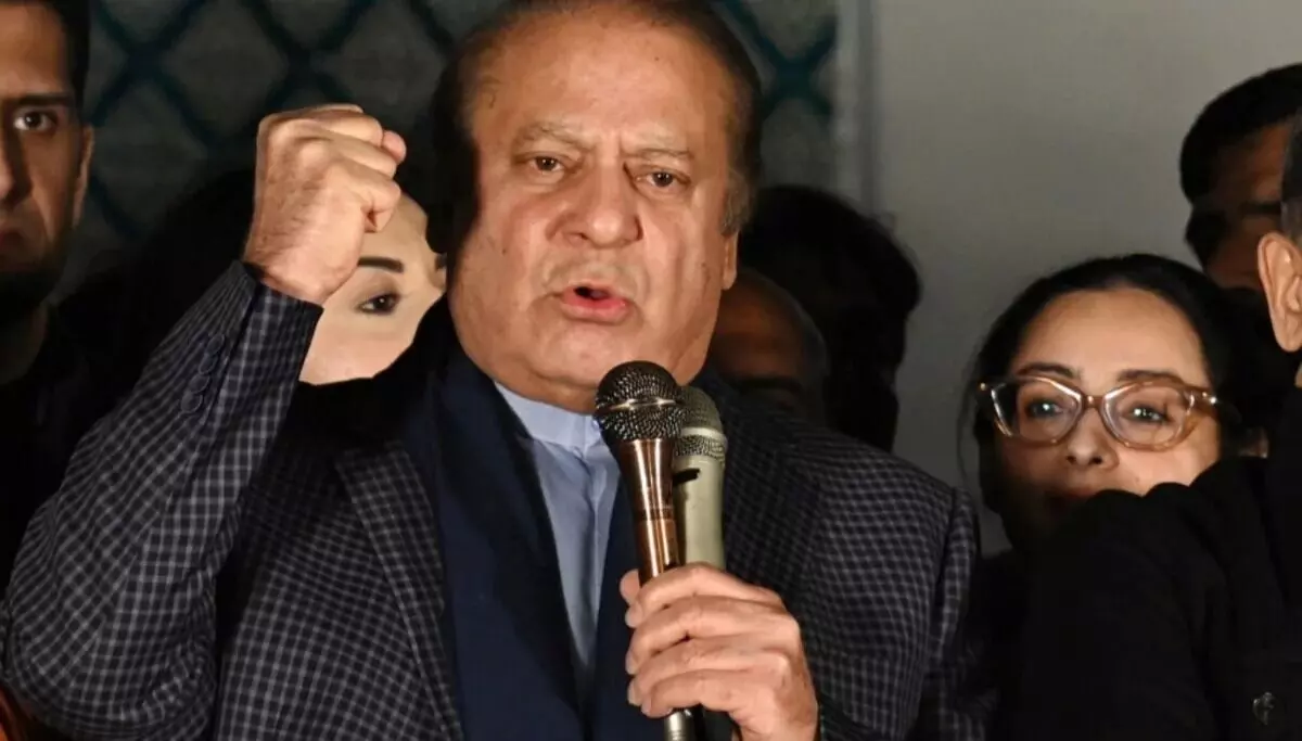 ರಾಜತಾಂತ್ರಿಕ ಕ್ರಮಗಳ ಮೂಲಕ ಉದ್ವಿಗ್ನತೆ ಶಮನ: ಪಾಕ್ ಪ್ರಧಾನಿಗೆ ನವಾಝ್ ಷರೀಫ್ ಸಂದೇಶ ರಾಜತಾಂತ್ರಿಕ ಕ್ರಮಗಳ ಮೂಲಕ ಉದ್ವಿಗ್ನತೆ ಶಮನ: ಪಾಕ್ ಪ್ರಧಾನಿಗೆ ನವಾಝ್ ಷರೀಫ್ ಸಂದೇಶ