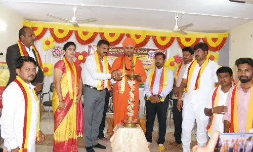 ಯಾದಗಿರಿ | ನೆಲ, ಜಲ ಹೋರಾಟದ ಜೊತೆಗೆ ಸಂಸ್ಕೃತಿ, ಸಾಹಿತ್ಯ ಪ್ರತಿಭಾ ಪುರಸ್ಕಾರಗಳು ನೀಡುವ ಕರವೇ ಕಾರ್ಯ ಶ್ಲಾಘನೀಯ : ಸಿದ್ದಲಿಂಗಶ್ರೀ