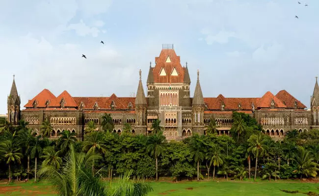 ಬದ್ಲಾಪುರ್ ಎನ್‌ಕೌಂಟರ್ ಪ್ರಕರಣ: ಐವರು ಪೊಲೀಸ್ ಅಧಿಕಾರಗಳ ವಿರುದ್ಧ ಎಫ್‌ಐಆರ್ ದಾಖಲಿಸದ ಎಸ್‌ಐಟಿಗೆ ಬಾಂಬೆ ಹೈಕೋರ್ಟ್ ತರಾಟೆ