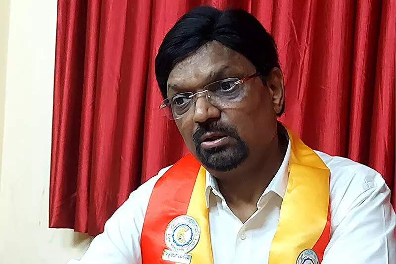 ಕಸಾಪ ನಿಬಂಧನೆಗಳ ತಿದ್ದುಪಡಿಗಳು ಕಾನೂನು ಬಾಹಿರ ಅಲ್ಲ: ಡಾ.ಮಹೇಶ್ ಜೋಷಿ ಸ್ಪಷ್ಟನೆ ಕಸಾಪ ನಿಬಂಧನೆಗಳ ತಿದ್ದುಪಡಿಗಳು ಕಾನೂನು ಬಾಹಿರ ಅಲ್ಲ: ಡಾ.ಮಹೇಶ್ ಜೋಷಿ ಸ್ಪಷ್ಟನೆ