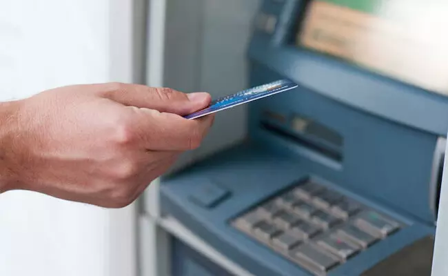 ನಾಳೆಯಿಂದ ಎಟಿಎಂ ಶುಲ್ಕ ಹೆಚ್ಚಳ ನಾಳೆಯಿಂದ ಎಟಿಎಂ ಶುಲ್ಕ ಹೆಚ್ಚಳ