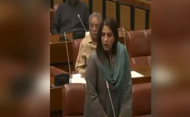 ಅಯೋಧ್ಯೆಯಲ್ಲಿ ಹೊಸ ಬಾಬರಿ ಮಸೀದಿಯ ಇಟ್ಟಿಗೆಯನ್ನು ಪಾಕ್ ಸೈನಿಕರು ಇಡಲಿದ್ದಾರೆ: ಪಾಕ್ ಸಂಸದೆಯ ಪ್ರಚೋದನಕಾರಿ ಹೇಳಿಕೆ ಅಯೋಧ್ಯೆಯಲ್ಲಿ ಹೊಸ ಬಾಬರಿ ಮಸೀದಿಯ ಇಟ್ಟಿಗೆಯನ್ನು ಪಾಕ್ ಸೈನಿಕರು ಇಡಲಿದ್ದಾರೆ: ಪಾಕ್ ಸಂಸದೆಯ ಪ್ರಚೋದನಕಾರಿ ಹೇಳಿಕೆ