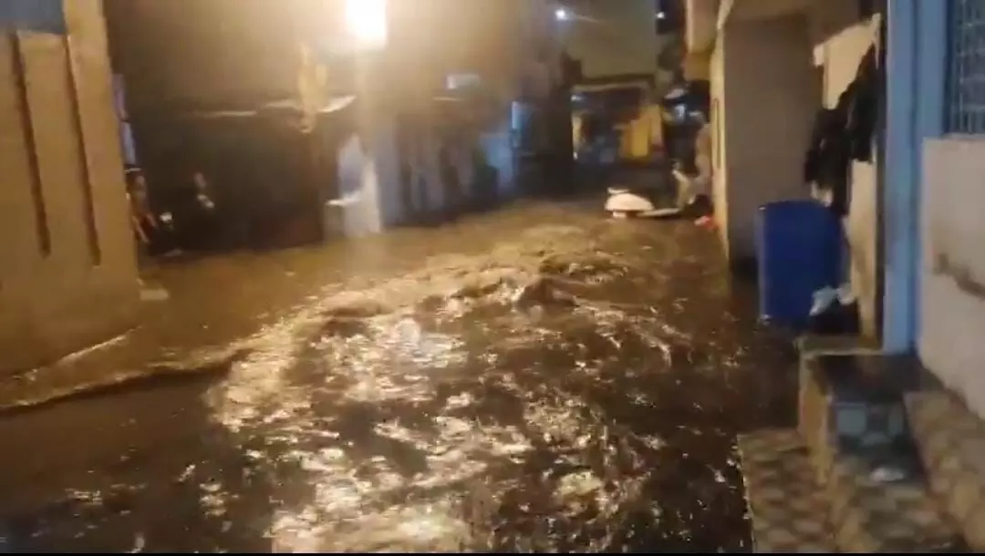 ಬೆಂಗಳೂರಿನಲ್ಲಿ ಧಾರಕಾರ ಮಳೆ; ಜನಜೀವನ ಅಸ್ತವ್ಯಸ್ತ‌