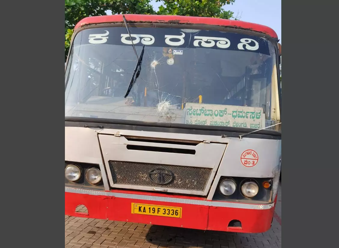 ದ.ಕ.: ಆರು ಕೆಎಸ್ಸಾರ್ಟಿಸಿ ಬಸ್ ಗಳ ಮೇಲೆ ಕಲ್ಲೆಸೆತ; ಸಂಚಾರ ಸ್ಥಗಿತ