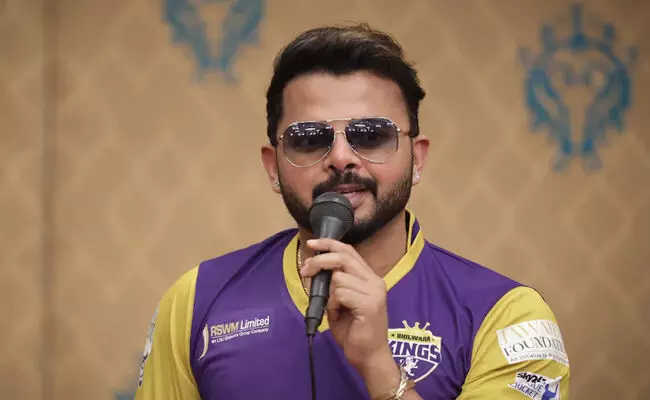 ಕೇರಳ ಕ್ರಿಕೆಟ್ ಸಂಸ್ಥೆ ವಿರುದ್ಧ ಹೇಳಿಕೆ: ಶ್ರೀಶಾಂತ್ಗೆ ಮೂರು ವರ್ಷಗಳ ಅಮಾನತು ಶಿಕ್ಷೆ ಕೇರಳ ಕ್ರಿಕೆಟ್ ಸಂಸ್ಥೆ ವಿರುದ್ಧ ಹೇಳಿಕೆ: ಶ್ರೀಶಾಂತ್ಗೆ ಮೂರು ವರ್ಷಗಳ ಅಮಾನತು ಶಿಕ್ಷೆ