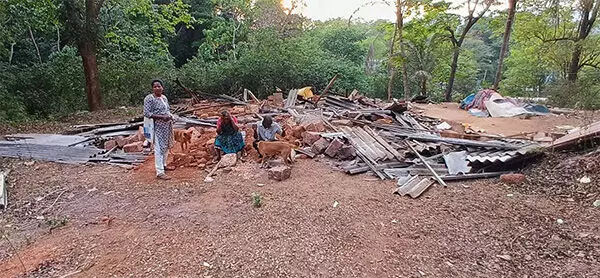 ಕೊಲ್ಲೂರು ಕೊರಗ ಮಹಿಳೆಯ ಮನೆ ಧ್ವಂಸ ಪ್ರಕರಣ: ಶ್ರೀಜಗದಂಭಾ ಸೇವಾ ಟ್ರಸ್ಟ್ ವಿರುದ್ಧ ಪ್ರಕರಣ ದಾಖಲು ಕೊಲ್ಲೂರು ಕೊರಗ ಮಹಿಳೆಯ ಮನೆ ಧ್ವಂಸ ಪ್ರಕರಣ: ಶ್ರೀಜಗದಂಭಾ ಸೇವಾ ಟ್ರಸ್ಟ್ ವಿರುದ್ಧ ಪ್ರಕರಣ ದಾಖಲು