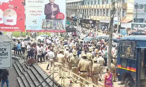ಪುತ್ತೂರಿನಲ್ಲಿ ಬಲವಂತದ ಬಂದ್ ಯತ್ನ: ಪೊಲೀಸರಿಂದ ತಡೆ