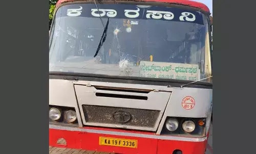 ದ.ಕ.: ಆರು ಕೆಎಸ್ಸಾರ್ಟಿಸಿ ಬಸ್ ಗಳ ಮೇಲೆ ಕಲ್ಲೆಸೆತ; ಸಂಚಾರ ಸ್ಥಗಿತ