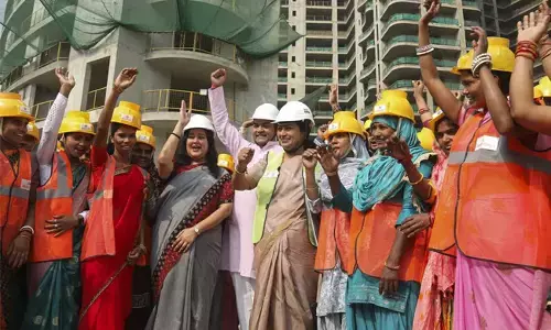 ದಿಲ್ಲಿ ಸರಕಾರದಿಂದ ಕಾರ್ಮಿಕರಿಗೆ ಉಚಿತ ಆರೋಗ್ಯ ತಪಾಸಣೆ; ತೀವ್ರ ತಾಪಮಾನದ ದಿನಗಳಲ್ಲಿ 3 ಗಂಟೆ ವಿಶ್ರಾಂತಿ