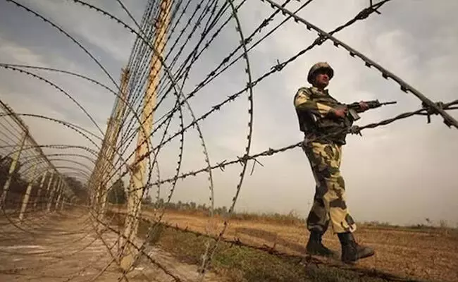 ಸತತ 9ನೇ ದಿನವೂ ಕದನ ವಿರಾಮ ಉಲ್ಲಂಘಿಸಿದ ಪಾಕಿಸ್ತಾನ ; ಭಾರತೀಯ ಸೇನೆಯಿಂದ ತಕ್ಕ ಪ್ರತಿಕ್ರಿಯೆ