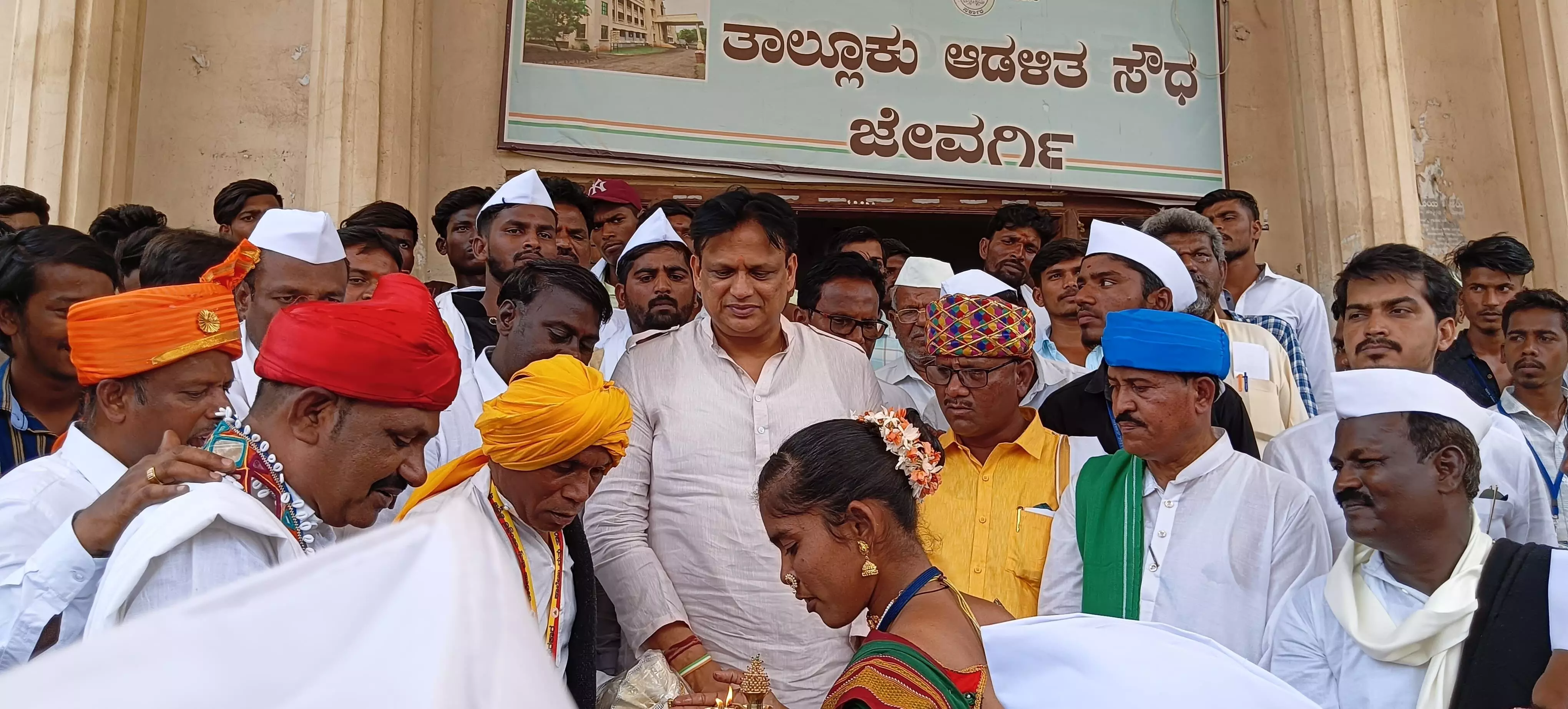ಜೇವರ್ಗಿ ಸರ್ಕಾರಿ ಪ್ರಥಮ ದರ್ಜೆ ಕಾಲೇಜಿನಲ್ಲಿ ಜಾನಪದ ಉತ್ಸವ ಆಚರಣೆ ಜೇವರ್ಗಿ ಸರ್ಕಾರಿ ಪ್ರಥಮ ದರ್ಜೆ ಕಾಲೇಜಿನಲ್ಲಿ ಜಾನಪದ ಉತ್ಸವ ಆಚರಣೆ
