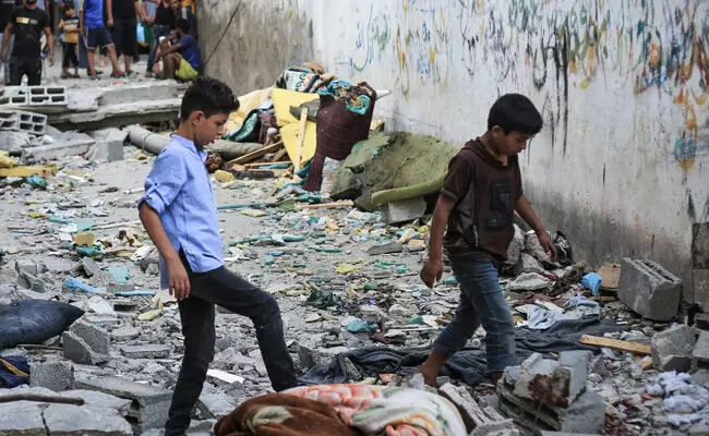 ಗಾಝಾ ಮೇಲೆ ಇಸ್ರೇಲ್ನಿಂದ ಮತ್ತೆ ವೈಮಾನಿಕ ದಾಳಿ : ಮಕ್ಕಳು ಸೇರಿದಂತೆ 16 ಮಂದಿ ಮೃತ್ಯು ಗಾಝಾ ಮೇಲೆ ಇಸ್ರೇಲ್ನಿಂದ ಮತ್ತೆ ವೈಮಾನಿಕ ದಾಳಿ : ಮಕ್ಕಳು ಸೇರಿದಂತೆ 16 ಮಂದಿ ಮೃತ್ಯು