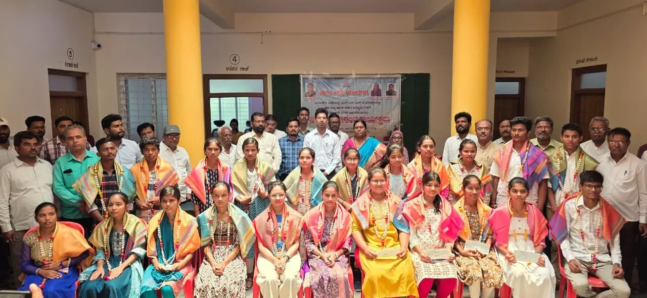 ಯಾದಗಿರಿ | ಎಸೆಸೆಲ್ಸಿ ಪರೀಕ್ಷೆಯಲ್ಲಿ ಅತಿ ಹೆಚ್ಚು ಅಂಕ ಪಡೆದ ವಿದ್ಯಾರ್ಥಿಗಳಿಗೆ ನಗರಸಭೆಯಿಂದ ಸನ್ಮಾನ ಯಾದಗಿರಿ | ಎಸೆಸೆಲ್ಸಿ ಪರೀಕ್ಷೆಯಲ್ಲಿ ಅತಿ ಹೆಚ್ಚು ಅಂಕ ಪಡೆದ ವಿದ್ಯಾರ್ಥಿಗಳಿಗೆ ನಗರಸಭೆಯಿಂದ ಸನ್ಮಾನ