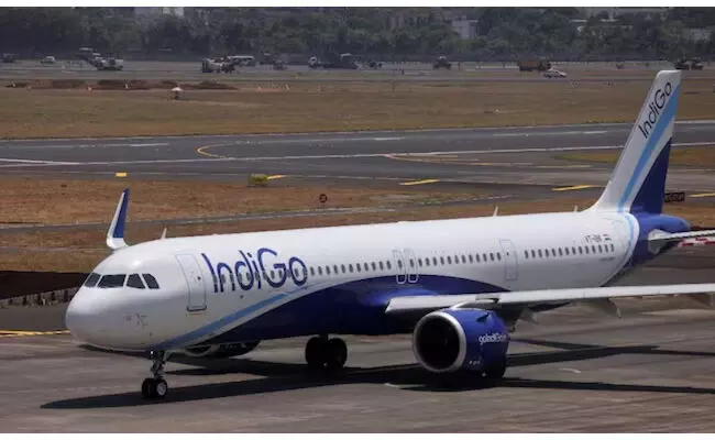 ಬಾಂಬ್ ಬೆದರಿಕೆ ಹಿನ್ನೆಲೆ: ಮುಂಬೈ ವಿಮಾನ ನಿಲ್ದಾಣದಲ್ಲಿ ತುರ್ತು ಭೂಸ್ಪರ್ಶ ಮಾಡಿದ ಇಂಡಿಗೊ ವಿಮಾನ